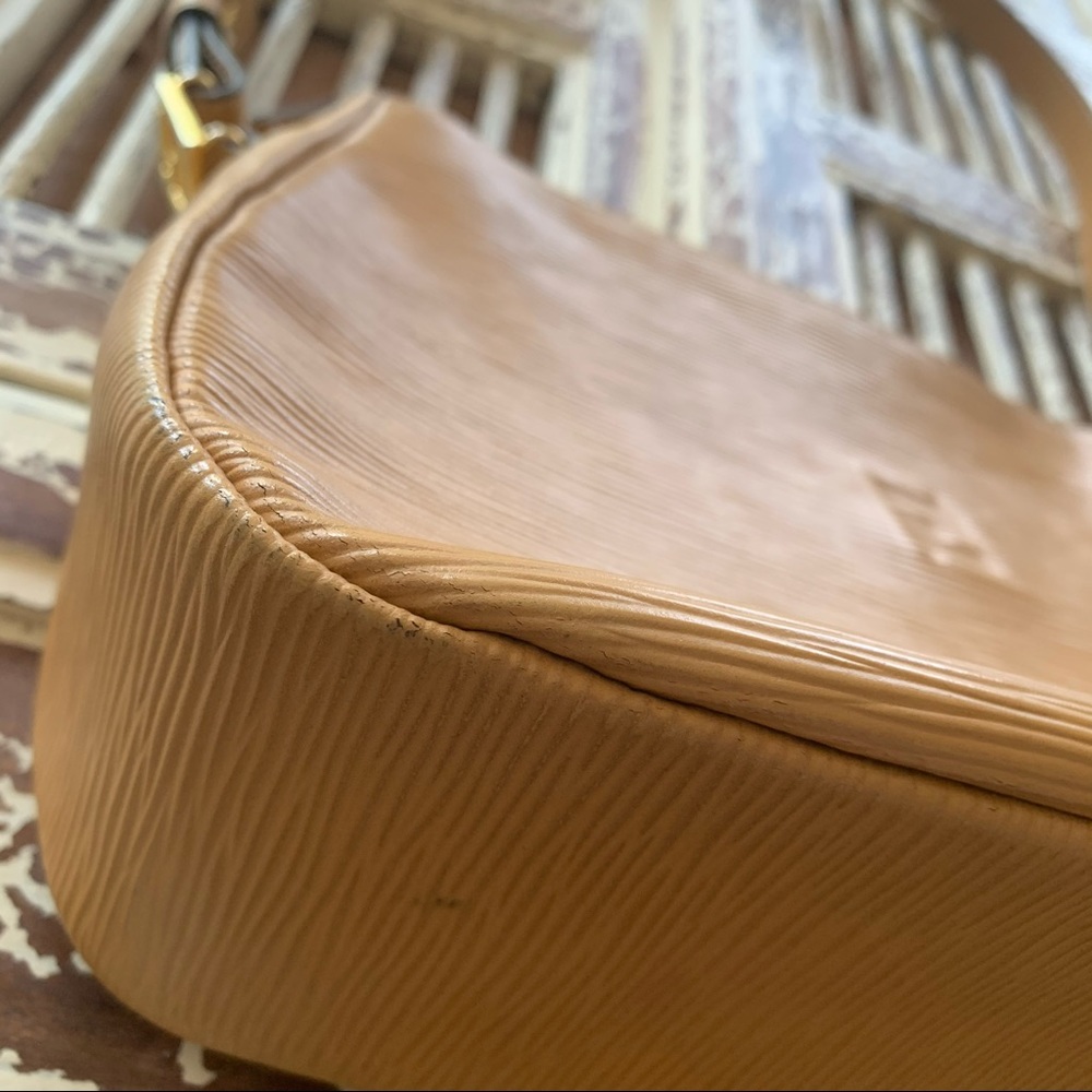 Fendi Caramel Epi Bag - Picture 6 of 15